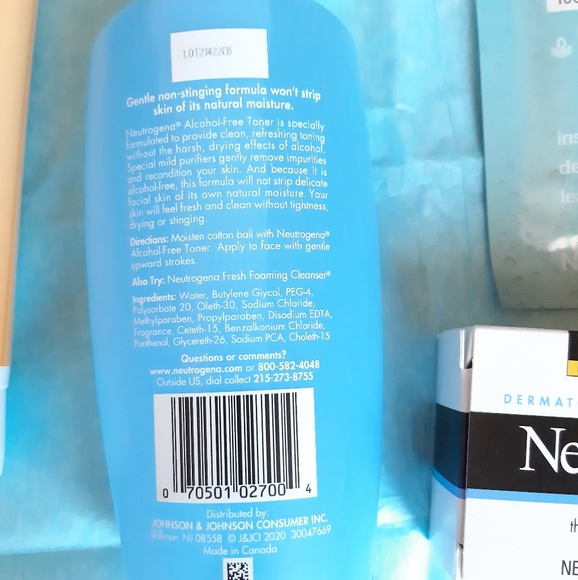Neutrogena Skincare Bundle - Picture 10 of 13